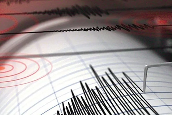 İzmir'de deprem