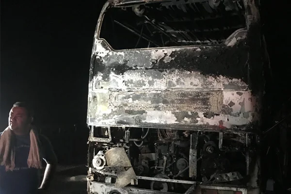 İzmir'de seyir halindeki otobüste yangın