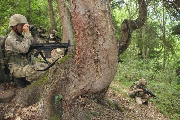 Karadeniz'de JÖH'ler kuş uçurtmuyor