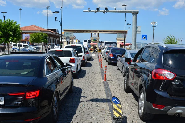 Kurban Bayramı tatilini uzatanlar dönüşe geçti