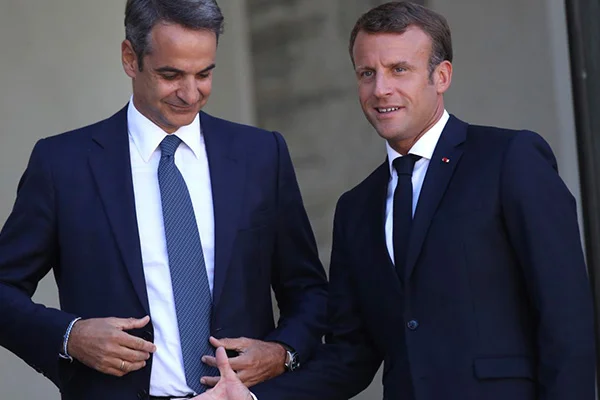 Macron'dan Miçotakis'e destek: AB ve Fransa, Türkiye'ye karşı Yunanistan'ın yanında!
