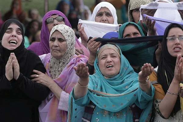Müslümanlar zor durumda: Hindistan, Keşmir'in dünya ile iletişim ağlarını kesti!
