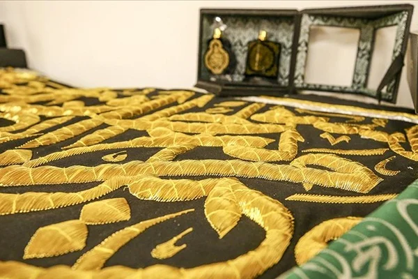 Osmanlı'nın Kabe örtüsü dünyaya tanıtılıyor