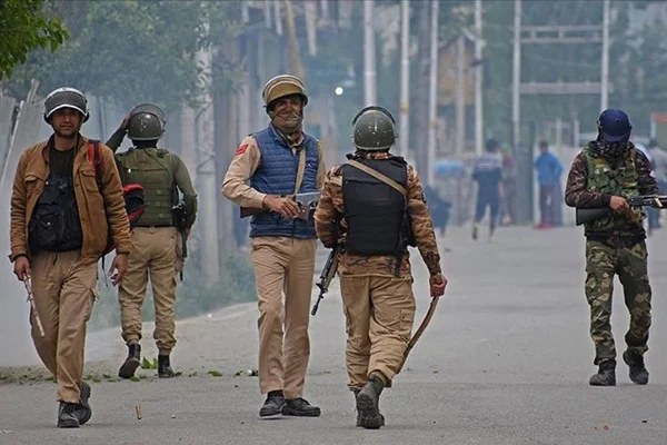 Pakistan-Hindistan sınırında çatışma: Ölüler var