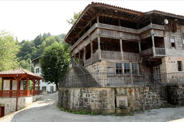 Rize'nin asırlık çivisiz camileri