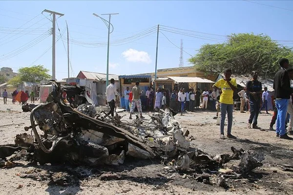Somali'de bomba yüklü araçla askeri üsse saldırı