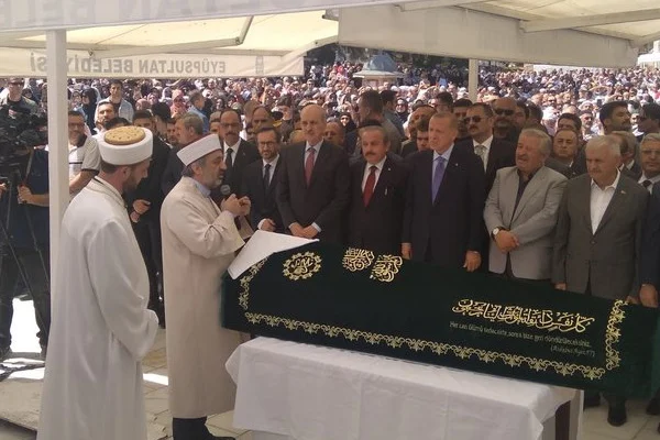 Şule Yüksel Şenler son yolculuğuna uğurlandı