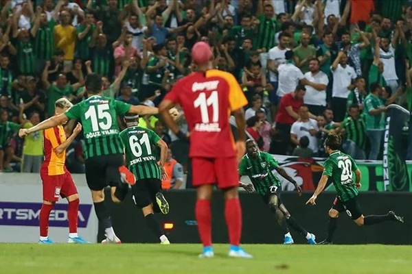 Süper Lig Denizlispor'un galibiyeti ile başladı