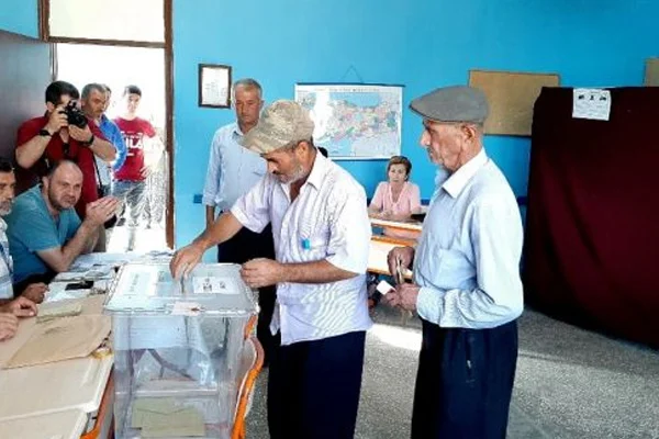 Suvarlı beldesi, belediye başkanını seçiyor