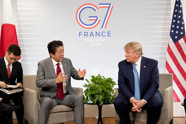 Trump'la- Abe'nin arasına Kim Jong Un girdi!