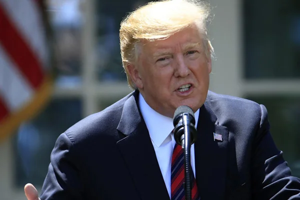 Trump'tan Çin'e yeni gümrük vergisi açıklaması