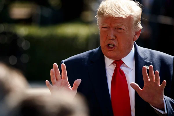 Trump'tan 'Çin, Hong Kong sınırına asker sevkediyor' mesajı