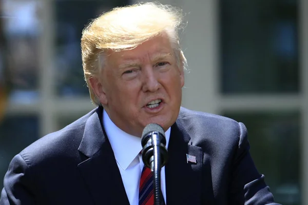 Trump'tan ilginç teklif: G7 zirvesini golf sahamda yapalım