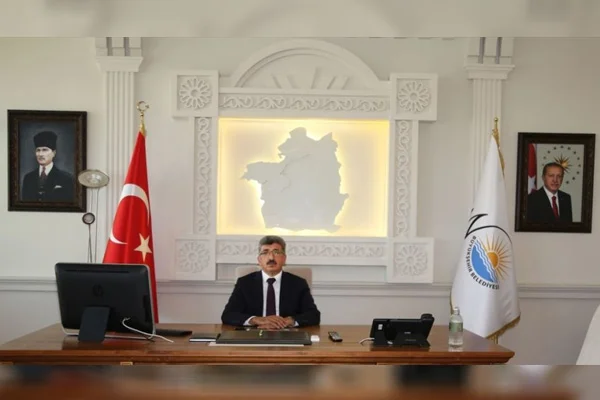 Van Valiliği'nden 'Atatürk portresi' açıklaması