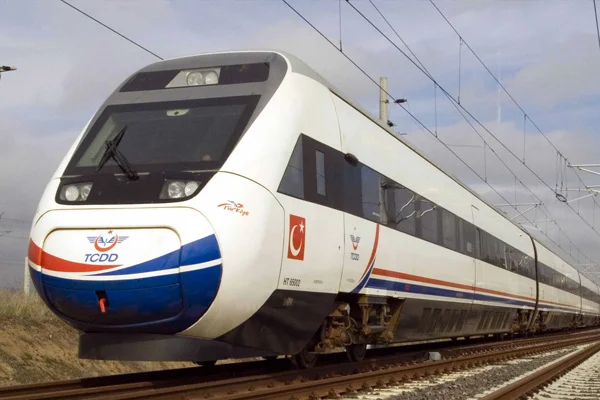 YHT ile 10 yılda 50 milyon yolcu taşındı