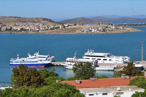 Yunan adasında binden fazla turist mahsur kaldı