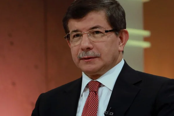Ak Parti'de 'ihraç' gündemi: Davutoğlu, Özdağ, Üstün ve Başçı nasıl savunma yapacak?