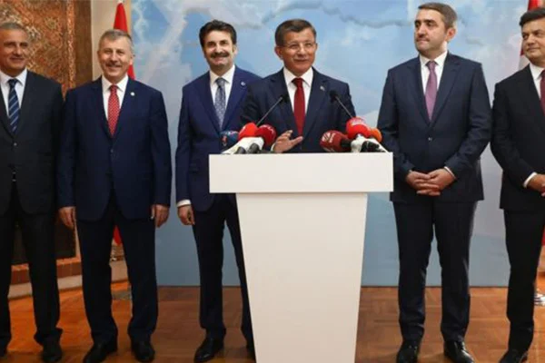 AK Parti'den ayrılan Davutoğlu'nun, yol haritasında ne var?