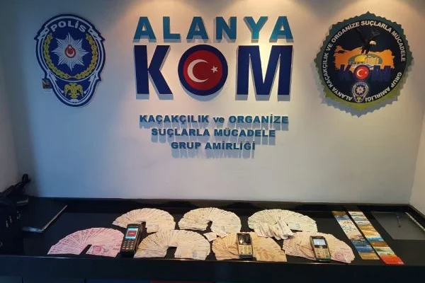 Alanya'da pos tefeciliği operasyonu: 3 gözaltı