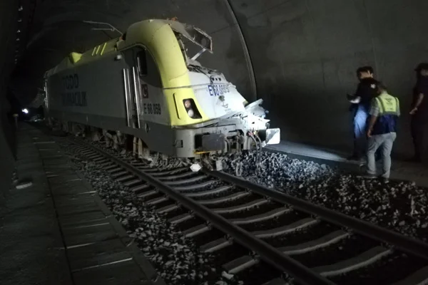 Bilecik'te tren raydan çıktı: 2 ölü