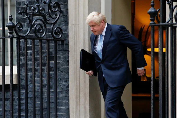Boris Johnson 21 muhalif milletvekilini partisinin meclis grubundan ihraç etti