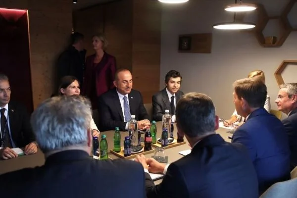 Çavuşoğlu: Kendi sistemimizi üretene kadar Rusya'dan S-400 alırız