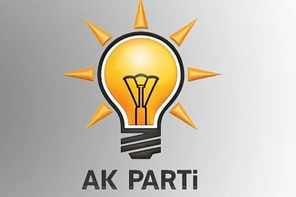 Davutoğlu'nu etiketleyerek AK Parti'den istifa etti