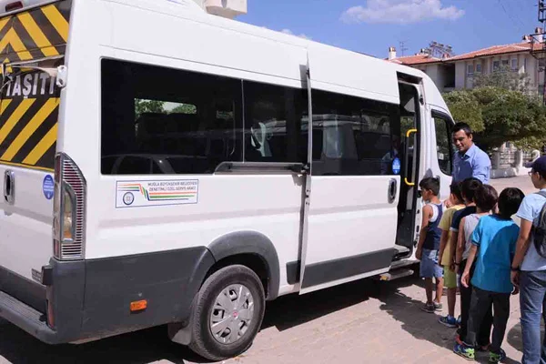 Denetlemelerin ardından 346 okul servisi trafikten men edildi