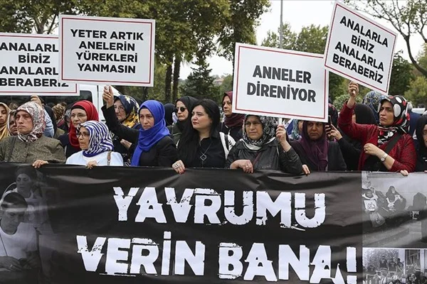 Diyarbakır annelerine bütün Türkiye'den kadın desteği
