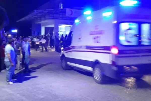 Diyarbakır'da yola döşenen bomba infilak etti: Çok sayıda ölü ve yaralı var