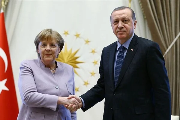 Erdoğan, Merkel ile görüştü