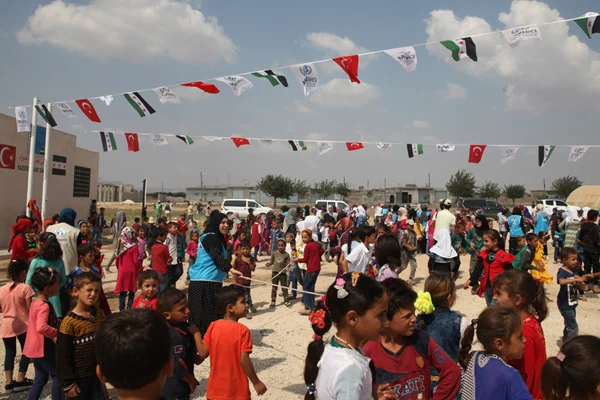 Fırat Kalkanı'nda yüzler Sınırsız Şenlik ile gülüyor