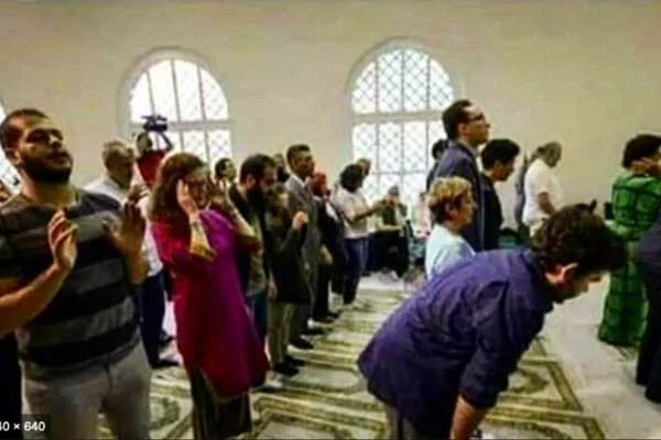 Fransa'da aykırı bir cami!