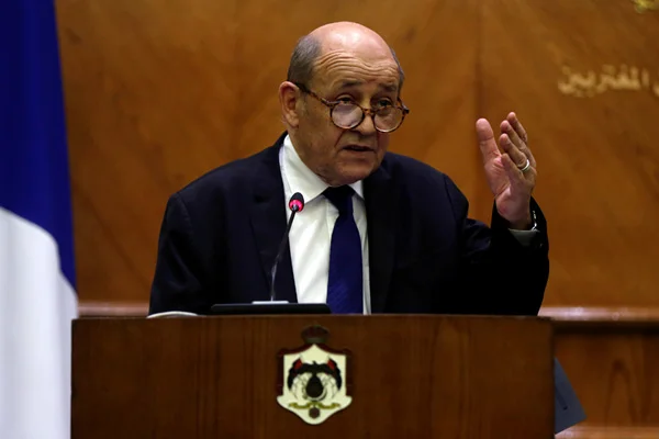 Fransa Dışişleri Bakanı Le Drian'a 'Suriye' suçlaması