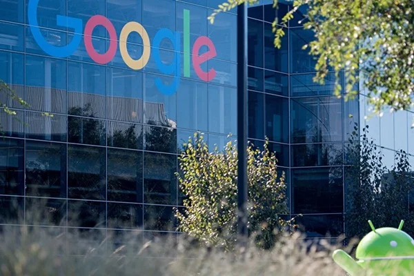 'Google ve Facebook seçim yasakları esnasında siyasi reklamların yayılmasına izin verdi'