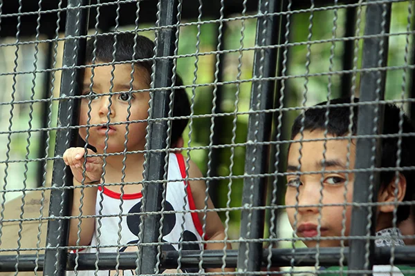 HRW'den, Çin'e çağrı: Ailelerinden koparılan Uygur çocuklar derhal teslim edilsin