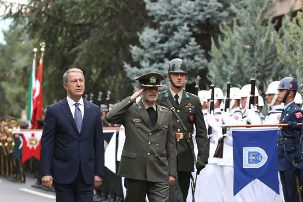 Hulusi Akar, İranlı mevkidaşı ile görüştü