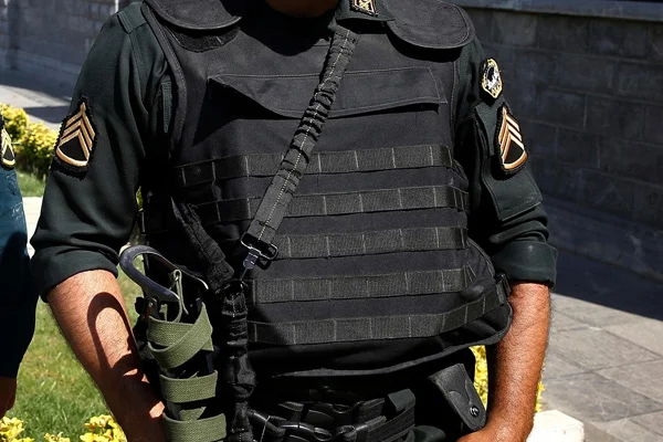 İran'da güvenlik güçlerine saldırı: 1 polis öldü