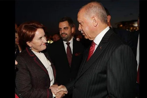 İYİ Parti, Cumhur İttifakı'na göz mü kırpıyor?