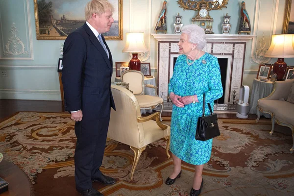 Johnson, Kraliçe'ye yalan mı söyledi?