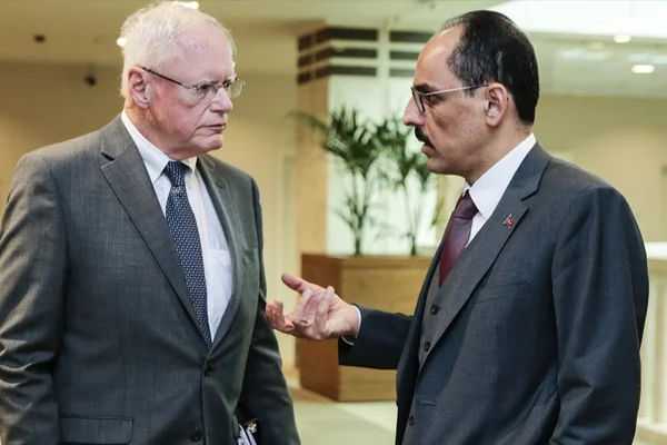 Kalın ve Jeffrey'den ''güvenli bölge'' görüşmesi
