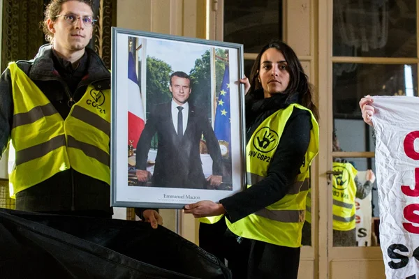 Mahkeme, Macron'a karşı eylemcileri haklı buldu