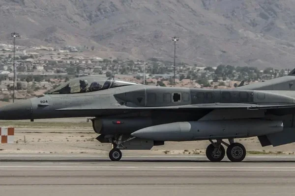 Pakistan Mısır'dan 36 savaş uçağı satın alacak