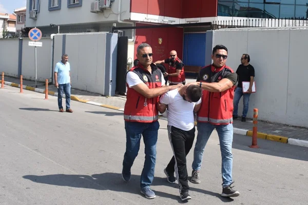 Polise mukavemet gösteren 2 kişi tutuklandı