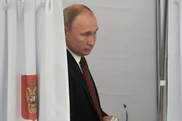 "Putin'in imparatorluğu çöküşte!"