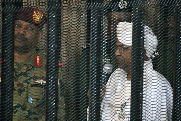 Sudan mahkemesi, Beşir'in yeniden ifade verme talebini reddetti!