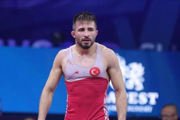 Süleyman Atlı, Dünya Güreş Şampiyonası'nda gümüş madalya kazandı