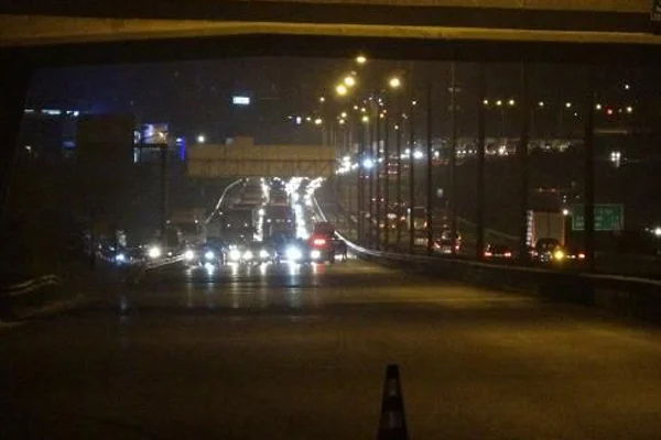 TEM'de kaza: 15 kilometre araç kuyruğu oluştu
