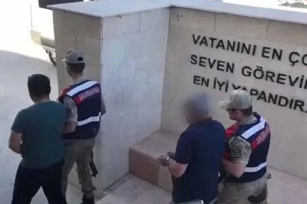 Teröristleri tedavi eden iki kişi yakalandı