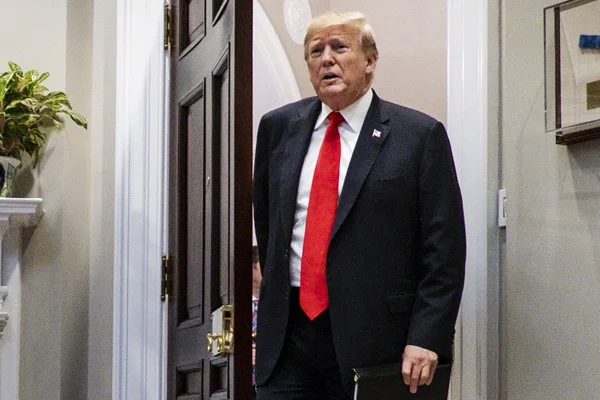 Trump, İran'a yaptırımları artıracak